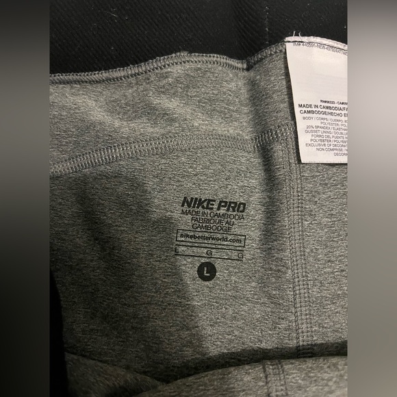 Nike Pro shorts large - Picture 3 of 3